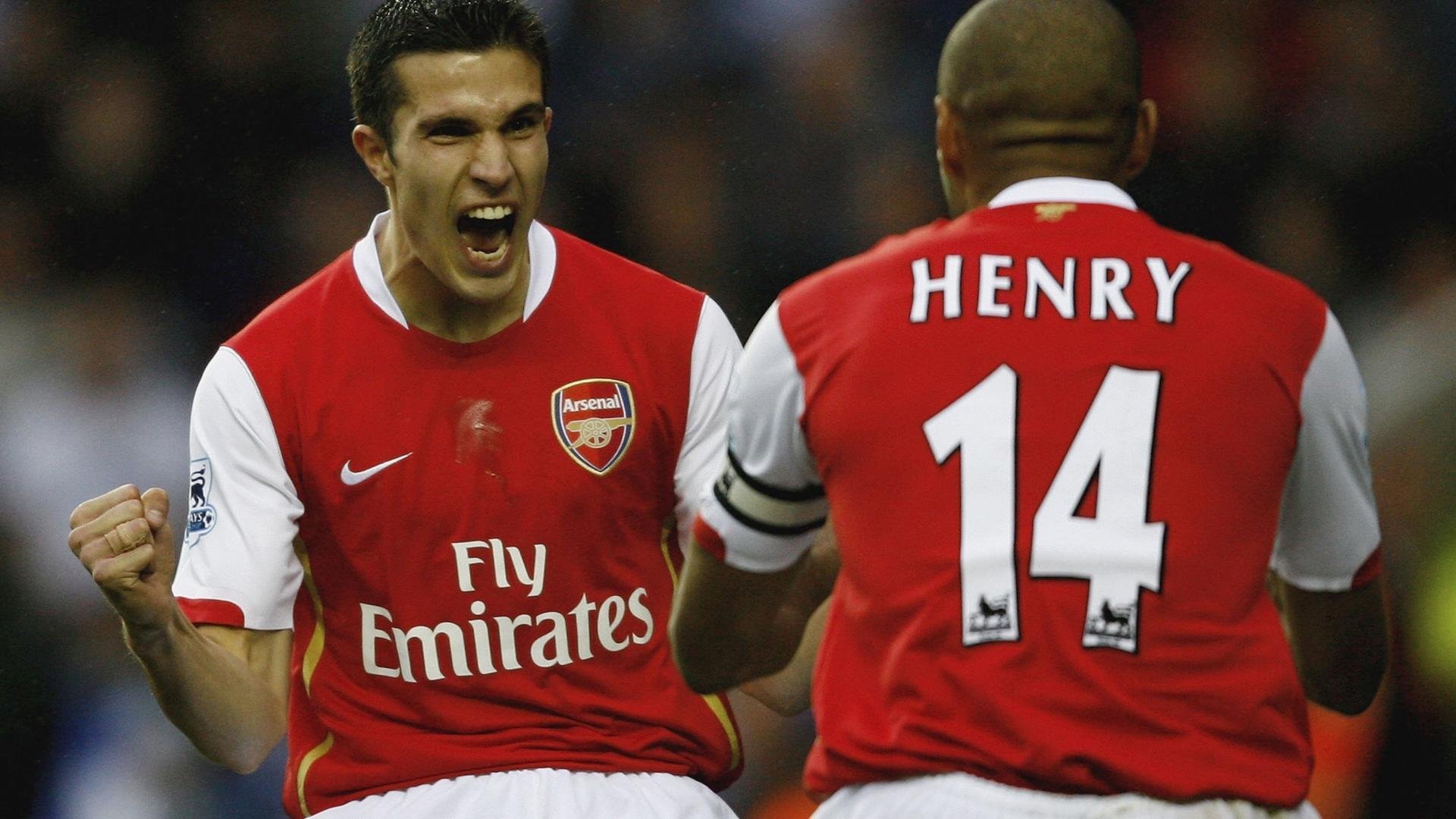 曼联计划在冬窗进行引援，目标提升球队整体实力，曼城冬窗引援